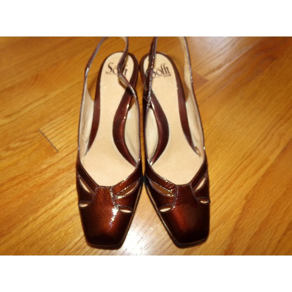 Gorgeous pair‎ of Sofft brown patent leather slingback pumps 8 M Perfect